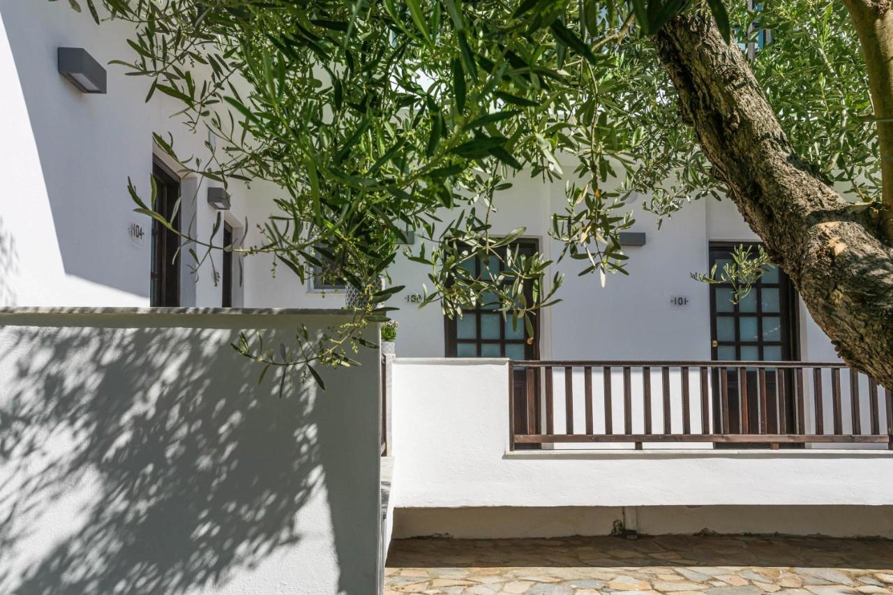 Eleon Suites Áfitos Exterior foto